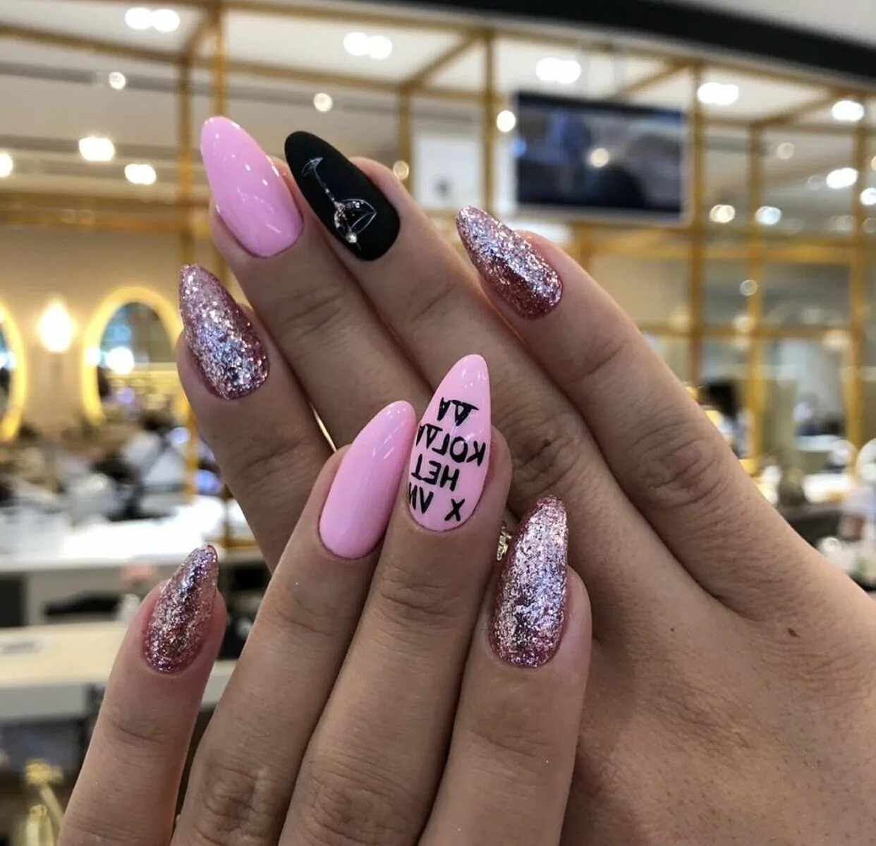 Manicure 2022 миндаль