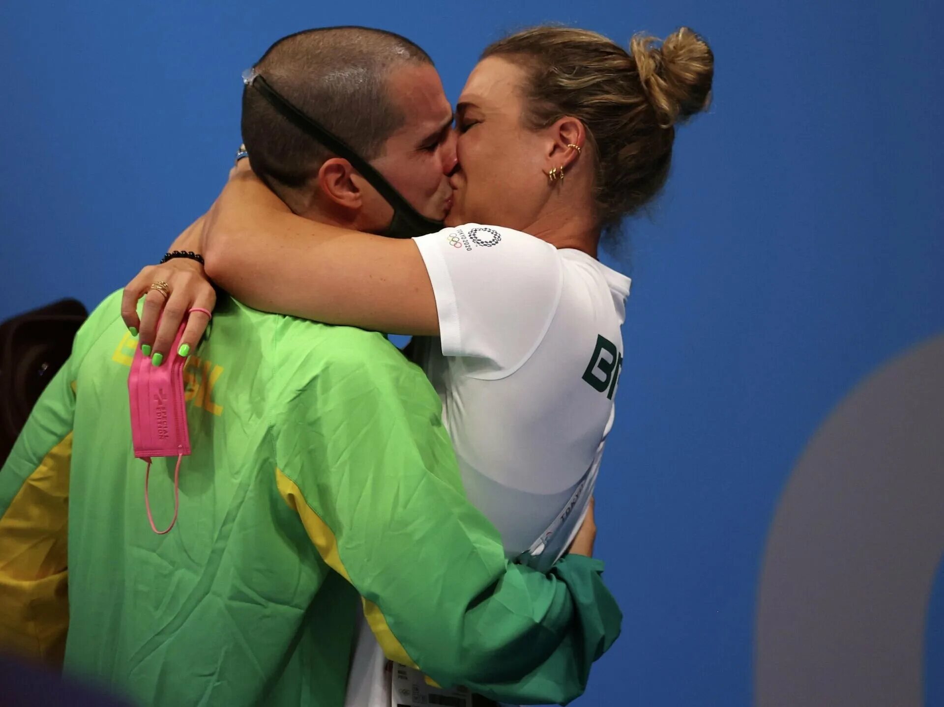Бразильский поцелуй. Курьезы на Олимпиаде в Токио. Бразильские спортсмены. Спортсмены из Бразилии. Самые яркие и курьезные моменты олимпиады.