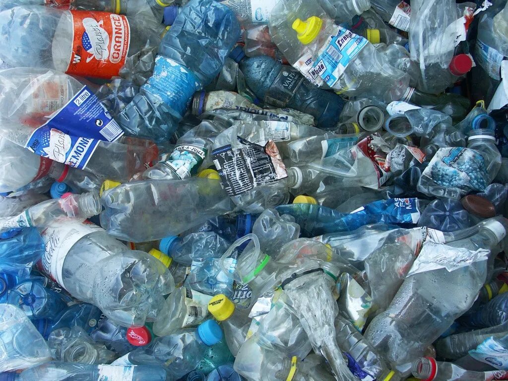 Co plastic. Пэт 32. Co plastic. Molds for plastics. Пластиковая бутылка.