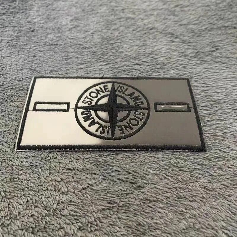 оригинальный термо патч. стоник патч меняющий цвет. патч стон исланд меняющий цвет. патч stone island меняет цвет от тепла. оригинальный термо патч.