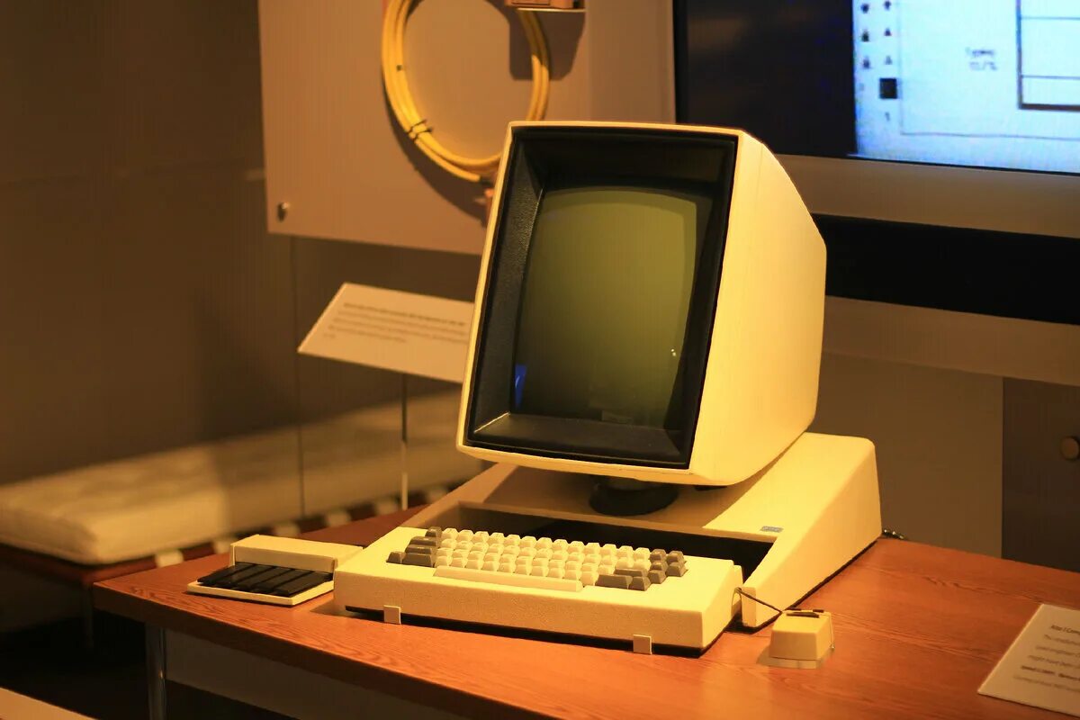 Самой первой компьютерной игре. Xerox Alto 1973. Xerox Alto компьютер. Xerox Parc Alto. Xerox Alto 1973 год.