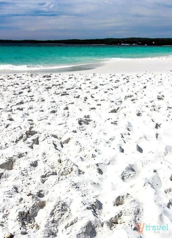 Белый песок видео. Белопесчаные пляжи. White sand beach (вайт сэнд бич). Белый песок видео. Белый песок видео.