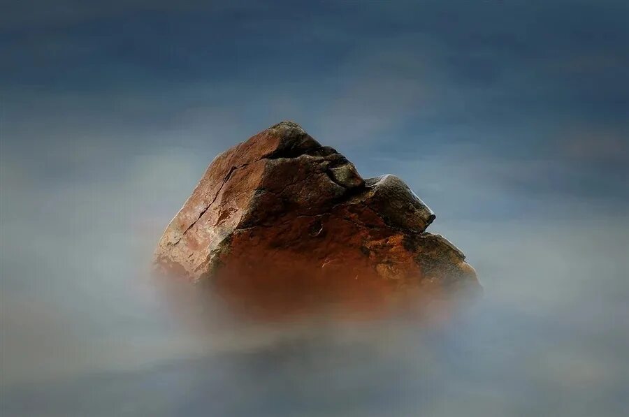 Бел-горюч камень алатырь в славянской мифологии. Камень алатырь у славян. Алатырь камень символ. Заря заряница славянские боги. Бел горюч камень алатырь.