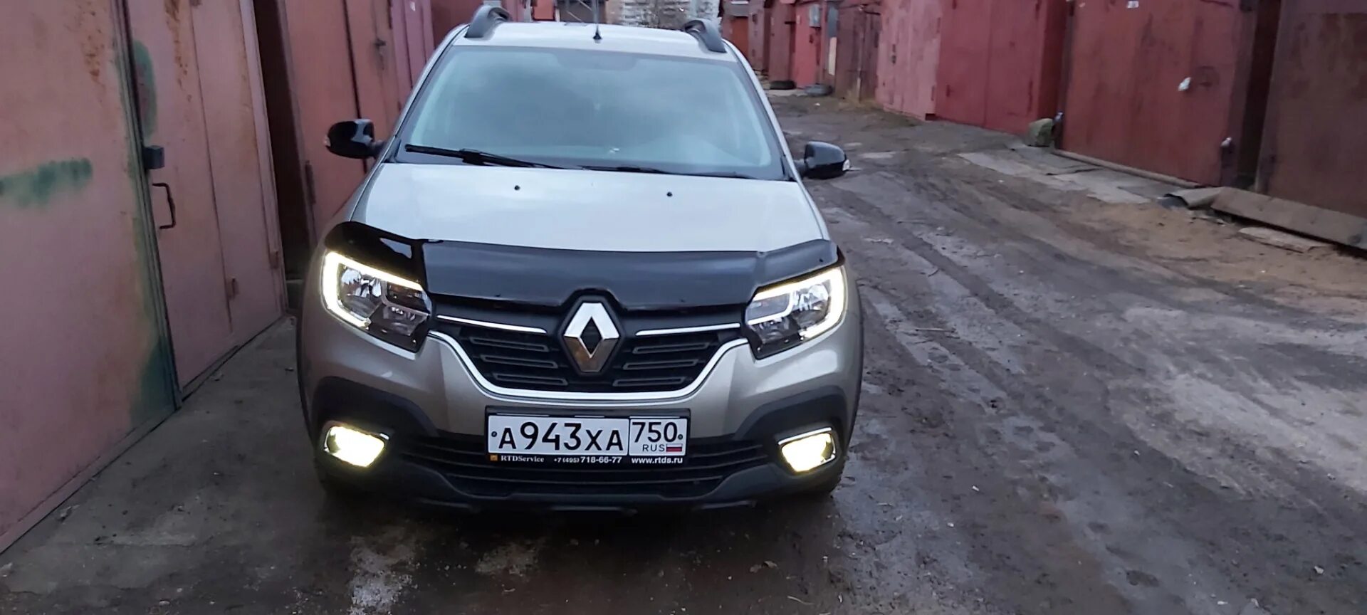 Фара sandero stepway. ПТФ Renault Sandero Stepway 2. Led ПТФ Sandero Stepway 2. Renault Sandero 2 ПТФ. ПТФ Рено Сандеро степвей 2.