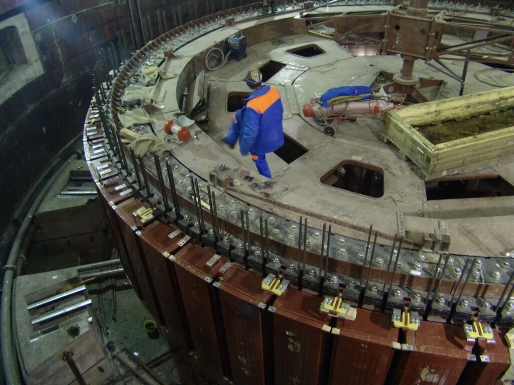 Агрегат гэс. Рогунская гэс агрегаты. рогунская гэс машинный зал. гидроагрегат нурекской гэс. 1 агрегаты нбо рогун.