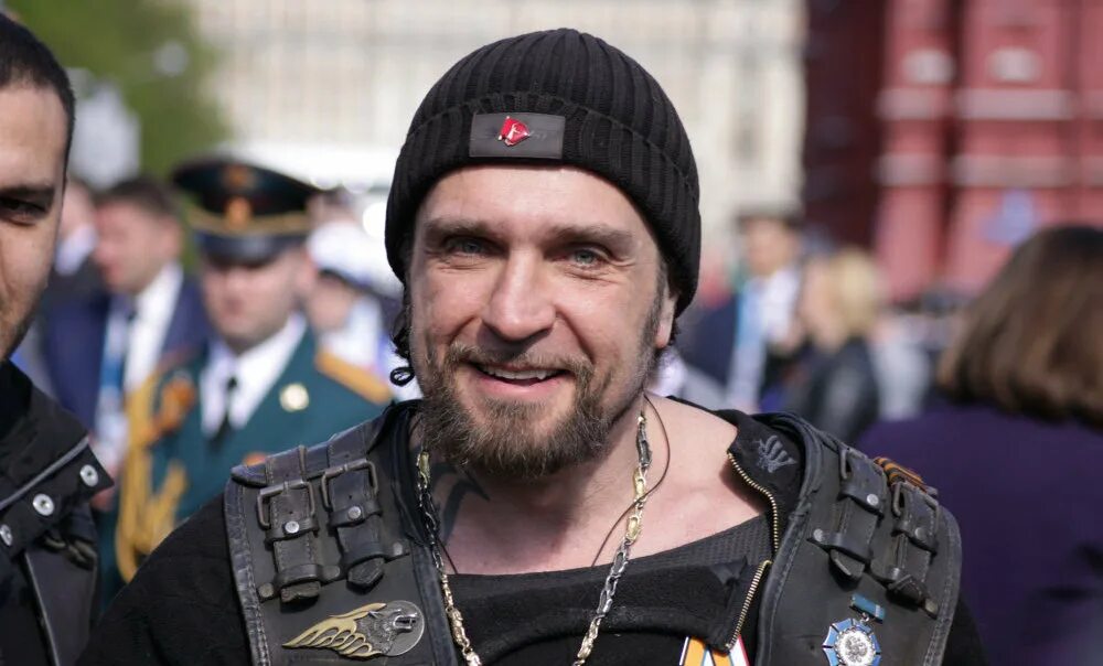 Байкер хирург александр залдостанов. Байкер хирург александр залдостанов. Залдостанов хирург. Залдостанов хирург. Ночные волки александр залдостанов.