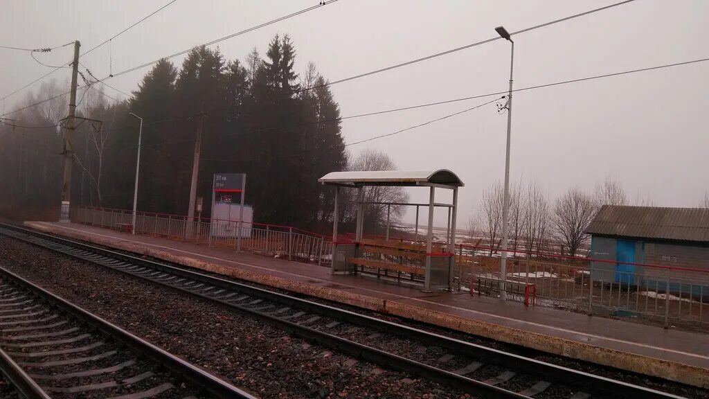 331 км (платформа, северная железная дорога). Переезд железнодорожных путей. Эд4м ярославское направление 2017 года. Локомотив фото поезд. 322 км ярославль.