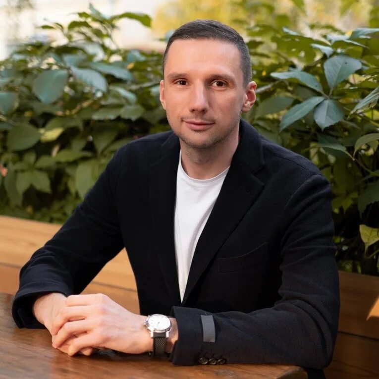 новиков и пинский. аруся гукасян и алексей пинский. аркадий новиков и пинский ресторатор. алексей пинский рестораны. пинский ресторатор.