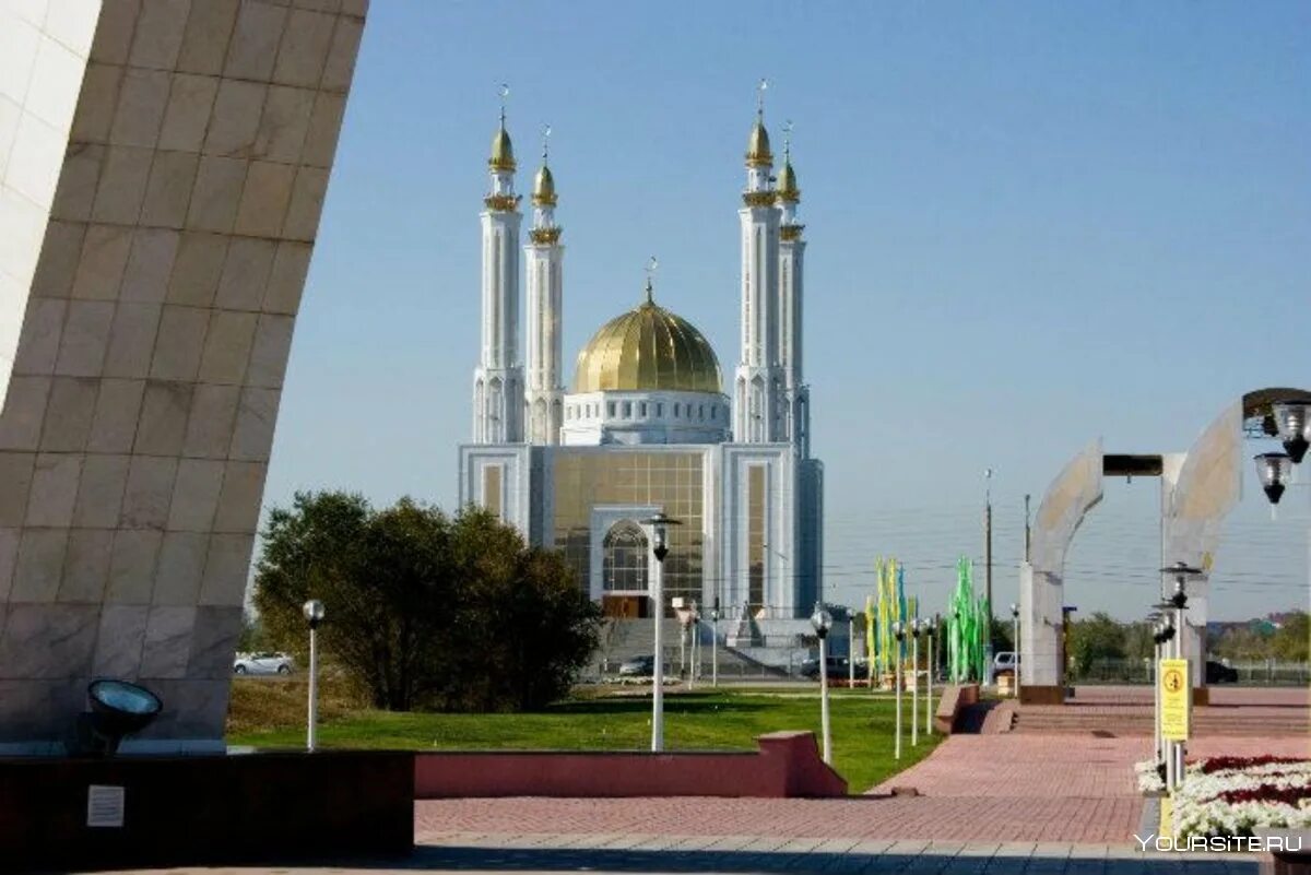Актобе город в казахст. Актобе водно-зеленый бульвар. Где город актобе. Актобе казахстан. Где город актобе.