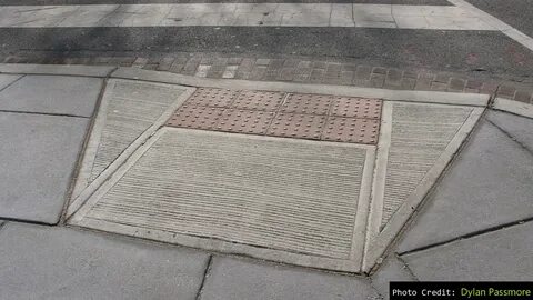 Спуск на тротуарах