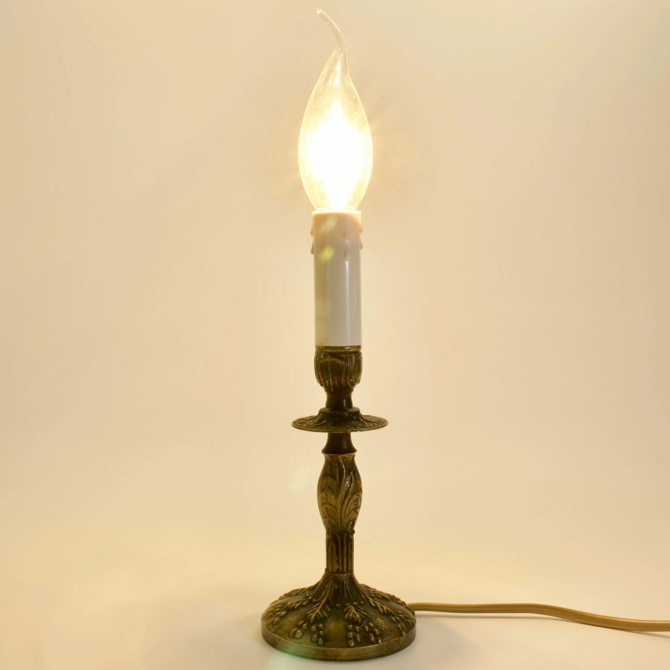 Подставка для свечей. Свечки настольные. Светодиодная свеча led candle. Подсвечник для высокой свечи. 75*75мм кругл.