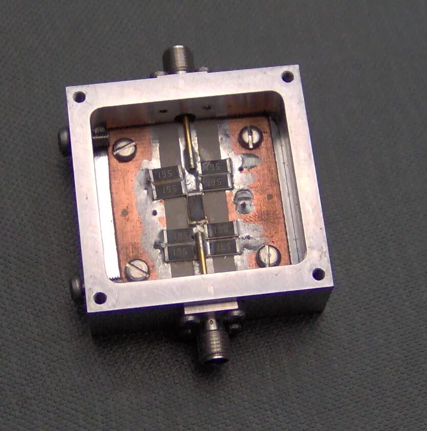 Аттенюатор 100-sa-ffn-20. 243. Мощные аттенюаторы свч россия. Волноводные аттенюаторы свч. Аттенюатор мета 6206.
