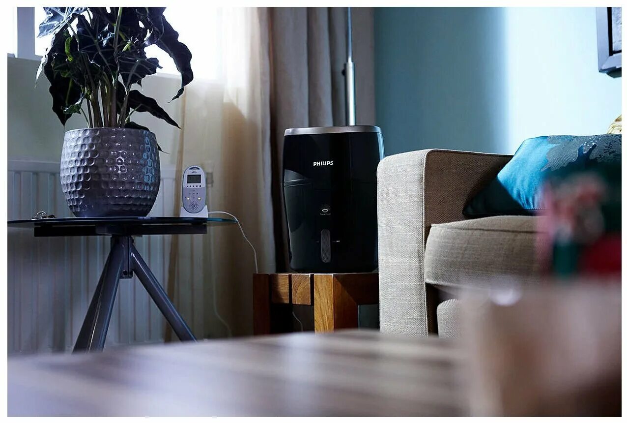 Увлажнитель воздуха в интерьере спальни. Где в комнате поставить увлажнитель воздуха. Увлажнитель воздуха electrolux ehu-1010. Philips hu4813/10. Где в комнате поставить увлажнитель воздуха.