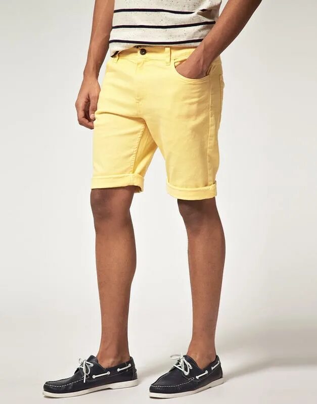 Желтые мужские шорты. Calliope man шорты. Желтые шорты мужские. Мокасины мужские с шортами. Горчичные шорты мужские.