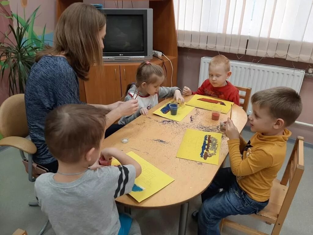 Социальная реабилитация детей. Центр дневного пребывания для детей с инвалидностью. Центр социальной реабилитации для детей инвалидов на енисейской 10. Центр дневного пребывания для детей с инвалидностью. Центр дневного пребывания для детей-инвалидов.