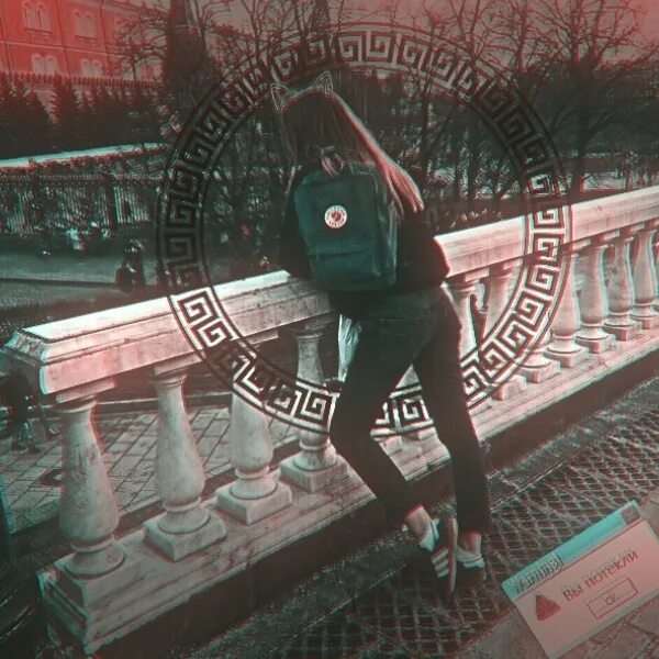 Тик ток закрывает дверь. Человечек с дверью. Человечек пытается открыть дверь. Тик ток закрывает дверь. Тик ток закрывает дверь.