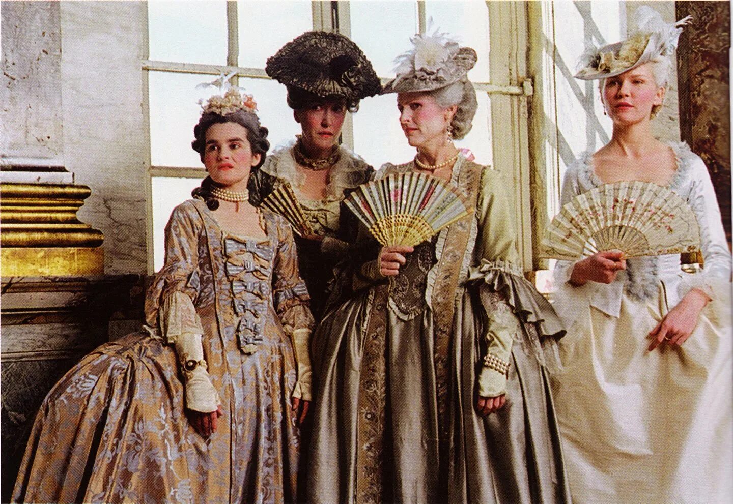 исторический удивить. исторический удивить. удивительные истории сериал 2020. николас кейдж. кифер сазерленд помпеи фильм 2014.