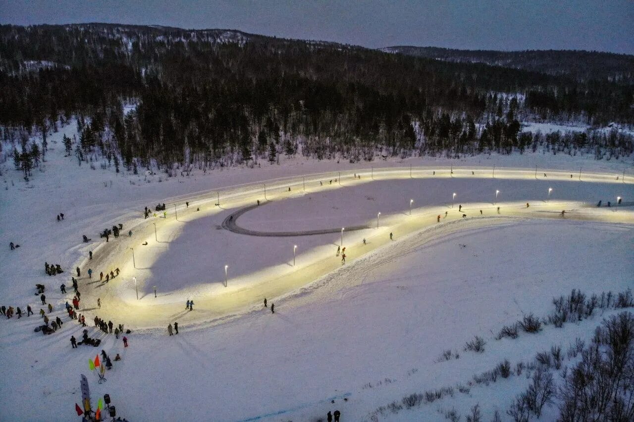 Каток мурманск 2024. Кп 2 снежинка мурманск. Каток мурманск 2024. Каток снежинка мурманск. Спорткомплекс снежинка мурманск.