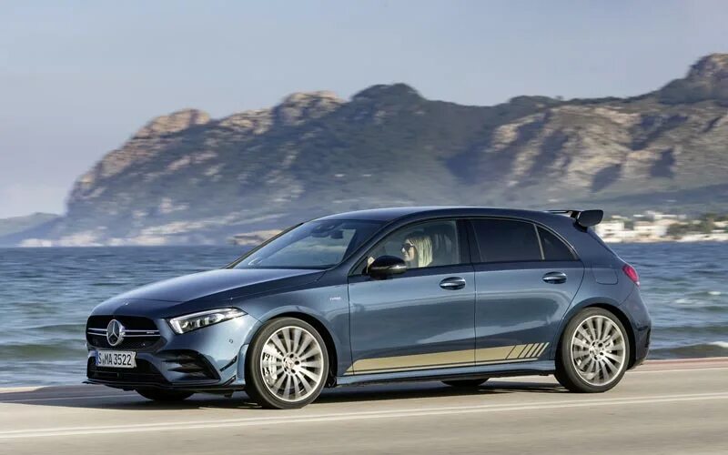 Мерседес а 35. Mercedes-amg a 35 4matic. Mercedes a35 amg седан. Mercedes a35 amg. Mercedes a35 amg.