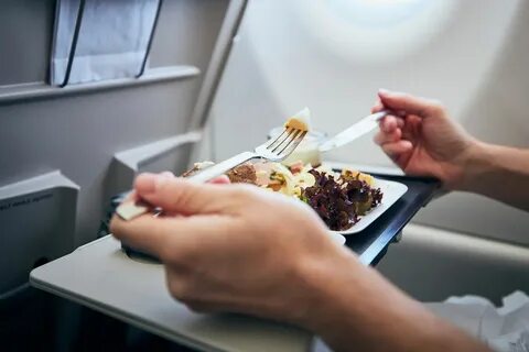 В самолете на выбор два обеденных набора