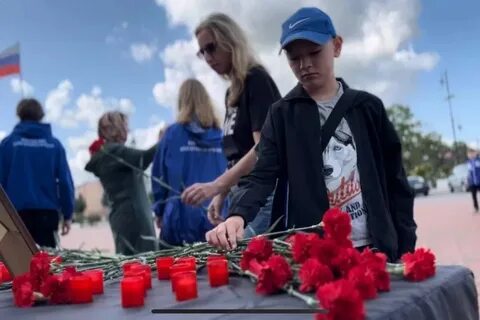 Более 300 человек