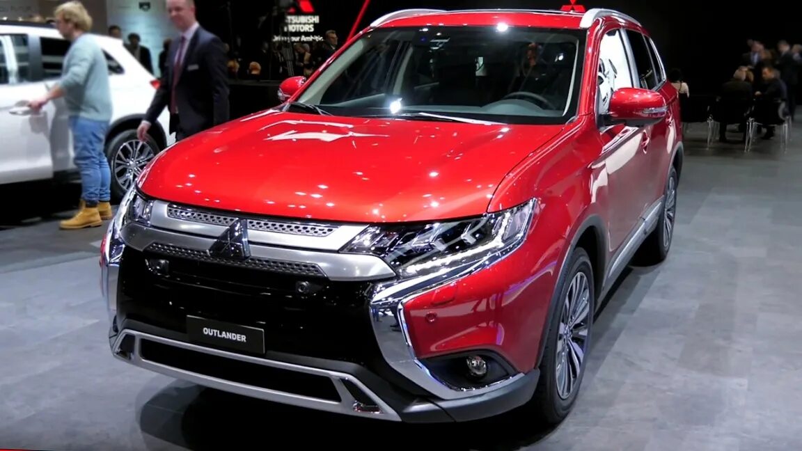 Аутлендер китайской сборки. Аутлендер аутл2018. Mitsubishi Outlander 2019 se красная. Аутлендер 3.0 2017 вин. Джили Аутлендер.