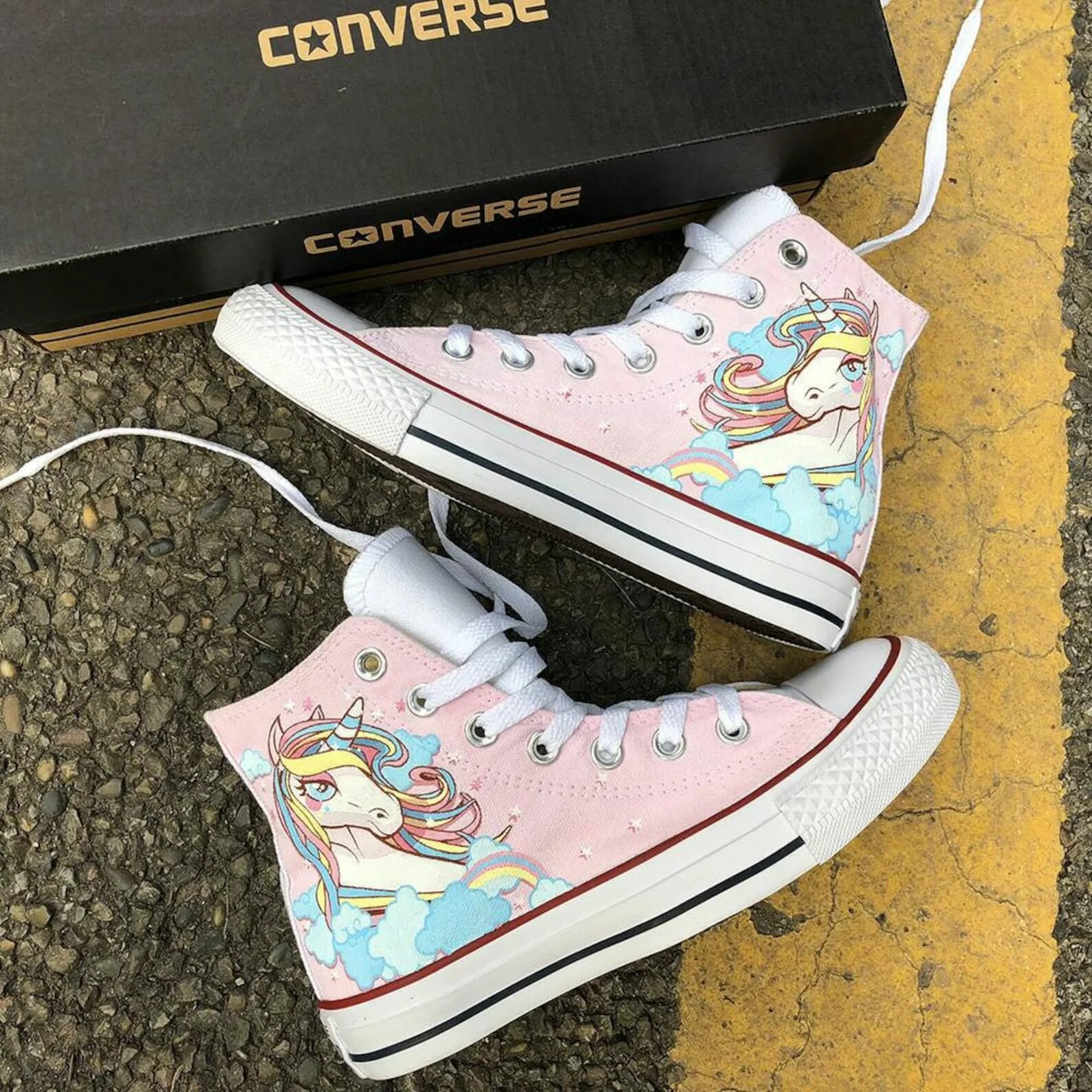 Кеды с единорогом для девочки. Юникорн кроссовки. Balmain unicorn кроссовки. Единорог эстетика. Balmain unicorn кроссовки.