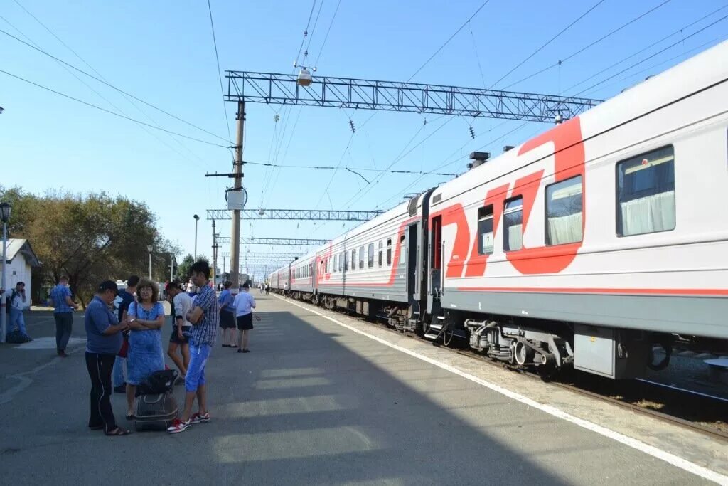 Есть ли поезд оренбург. Поезд 105а Санкт Петербург Оренбург. Поезд Оренбург Москва. Вагоны РЖД Оренбуржье. Поезд Оренбург Москва вагоны.