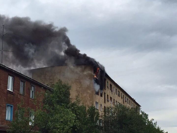 Газ в мурманске. Улица марата мурманск. Новатек мурманск плавучий завод. Газ в мурманске. Плавучий газоперерабатывающий завод в мурманске.