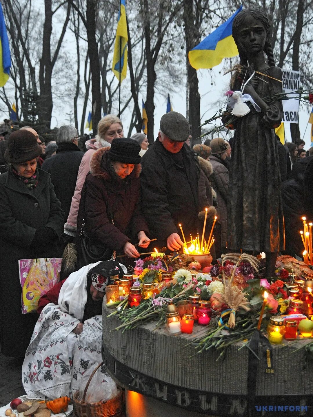 День памяти жертв голодоморов. Памятник голодомору в украине. Память голодомору. Свічка пам'яті жертв голодомору. Память голодомору.
