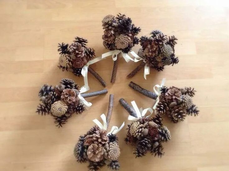 Pommes de pin : 55 idées de bricolage et déco pomme de pin Noël Pine cone decora