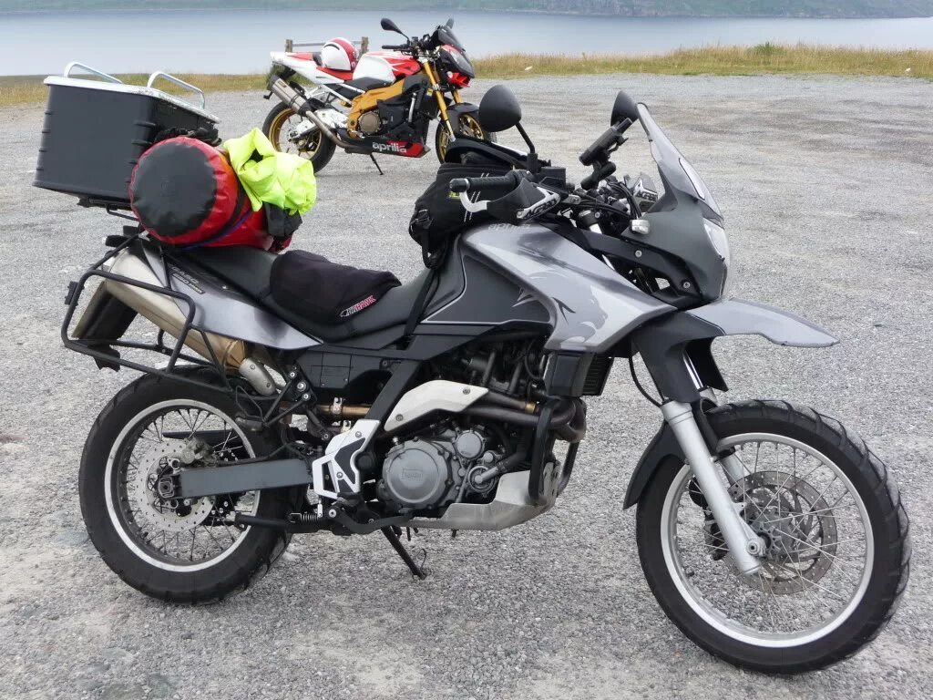 Априлия пегасо 650. Стекло aprilia pegasso. Априлия пегасо 650. Априлия 650. Мотоцикл априлия пегасо 650.