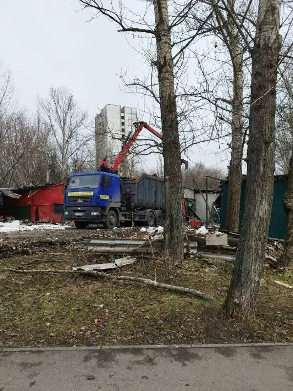 снос гаражей москва свао. снос гаражей москва свао. сносят гаражи. аварийный гараж. снос гаражей москва свао.