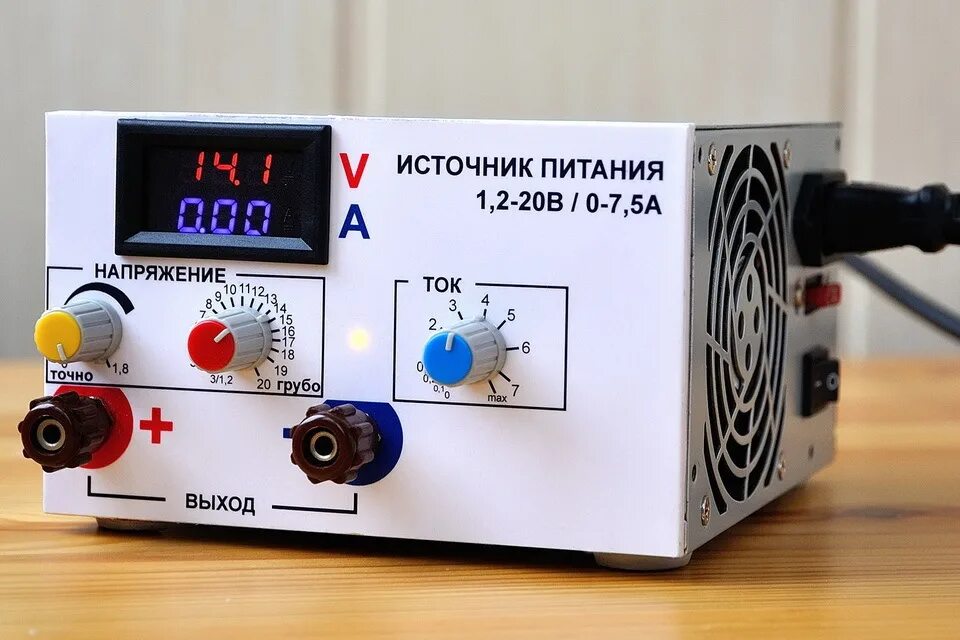 Напряжение 12 в в приборе