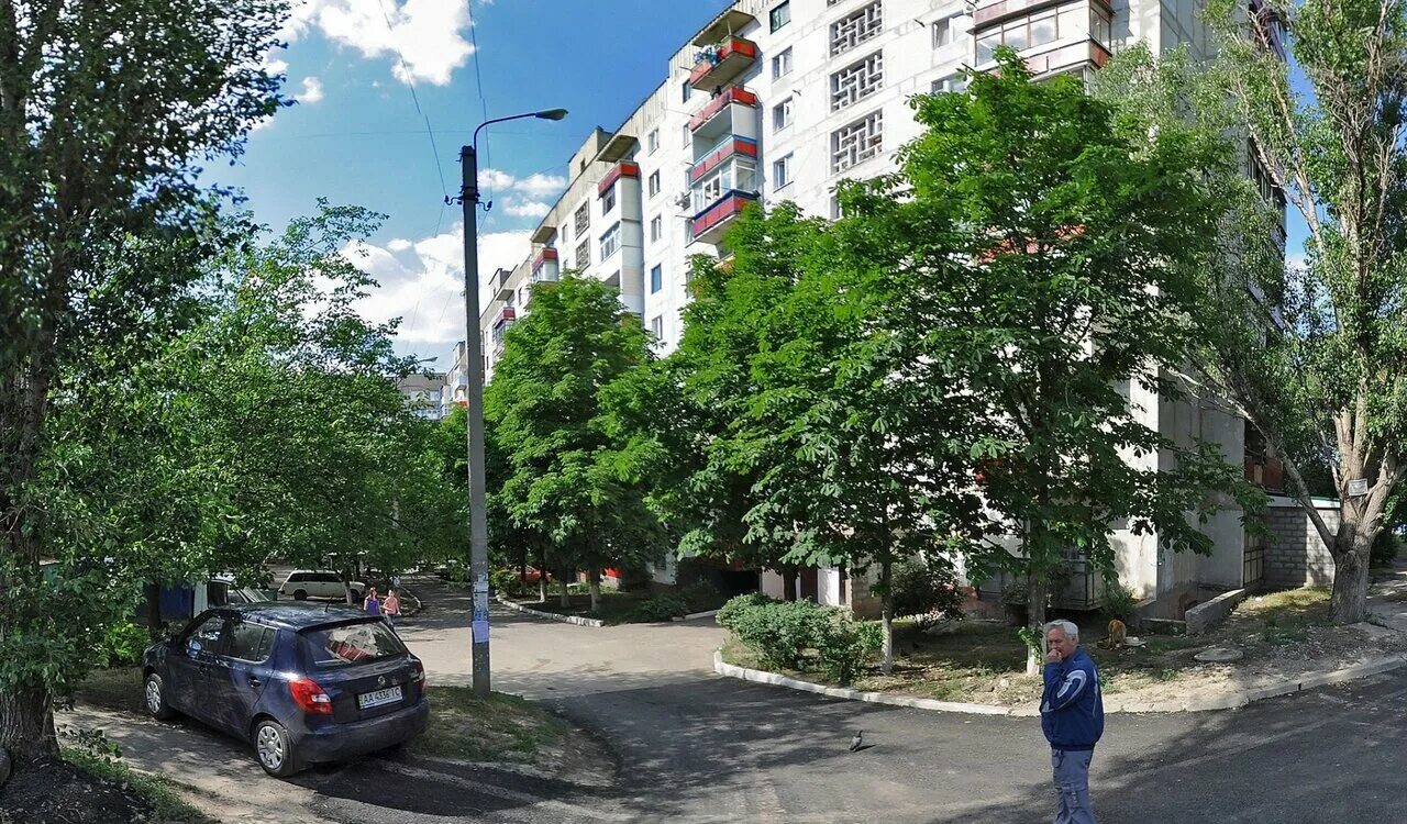 квартал дзержинского. окей дзержинского супермаркет луганск. квартал дзержинского. луганск квартал ватутина 2. квартал еременко 7 луганск.