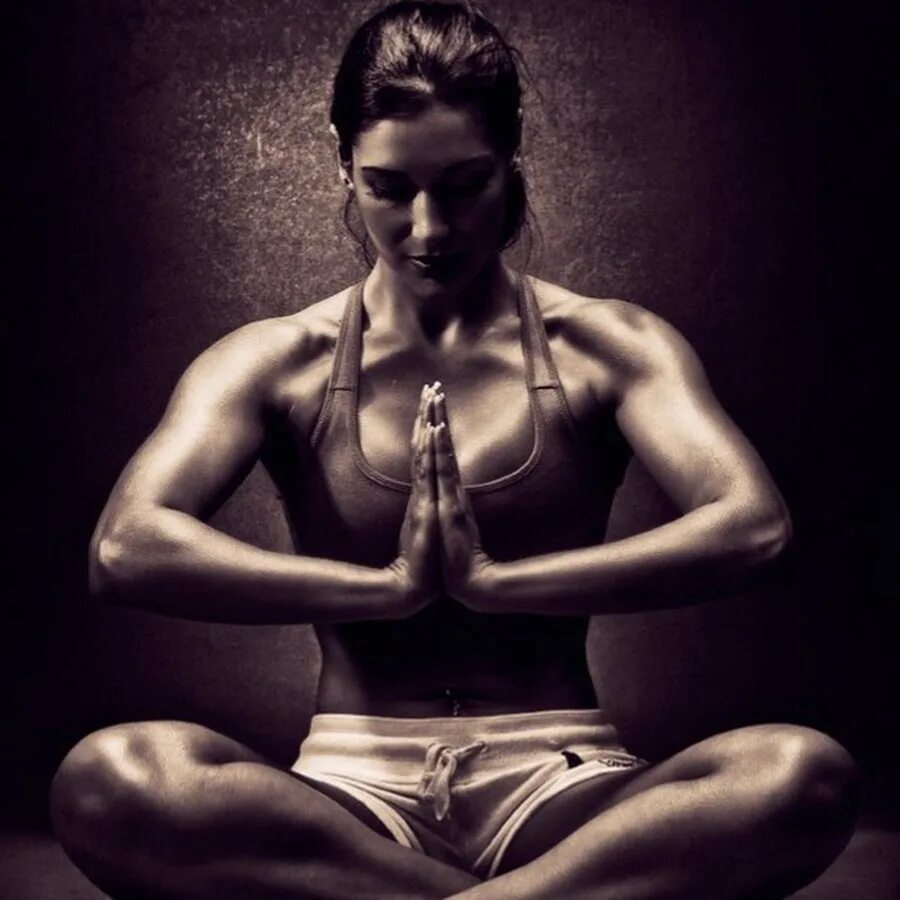 Тело йогов. Йога. Йога Namaste. Йога для женщин. Геометрия тела фотосессия.