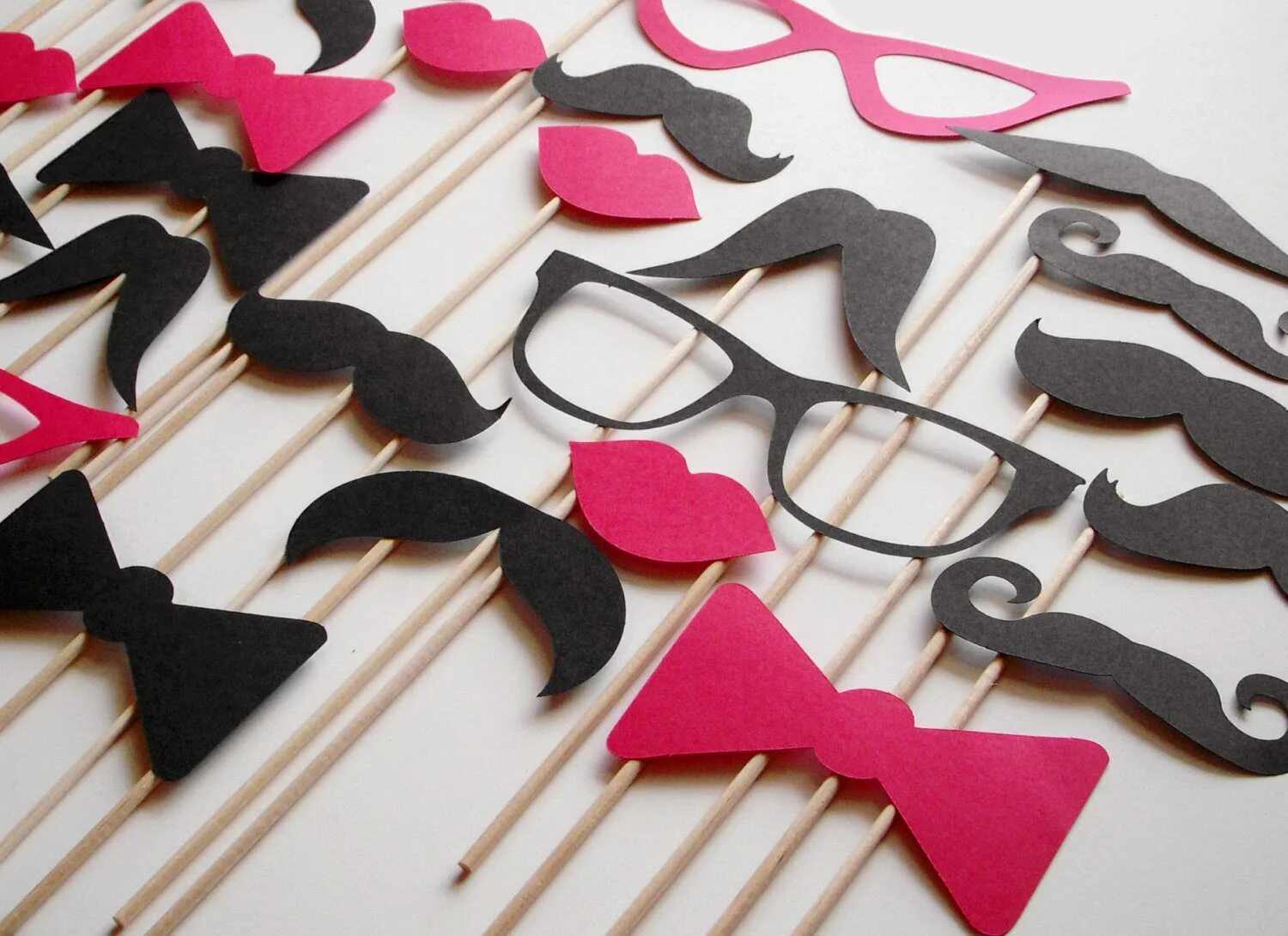 Пионерские атрибуты галстук. Колдовские атрибуты. Свадебный аксессуар. Фото атрибутика. Свадебная атрибутика своими руками.