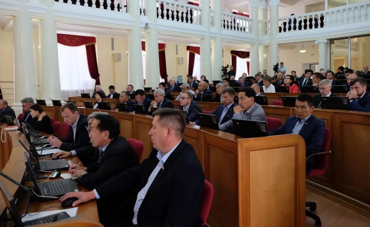 Женщины депутаты народного хурала. Народный хурал бурятии. Сайт хурала бурятии. Народный хурал бурятии. Депутаты народного хурала фото.