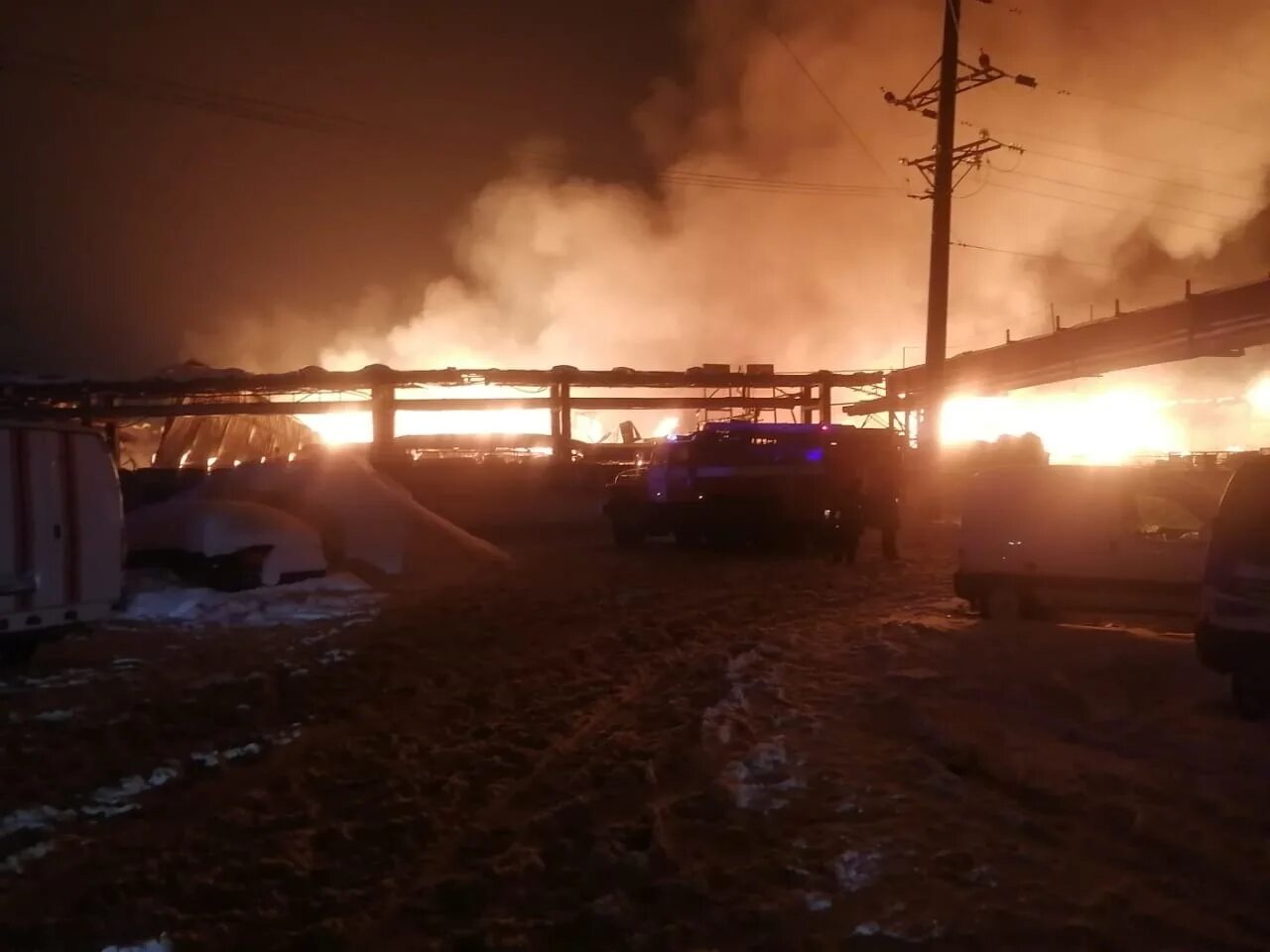 Нападение во фрязино. Пожар на мебельной фабрике во Фрязино. Пожар во Фрязино сейчас 2022. Пожар во Фрязино Московская область завод. Пожар во Фрязино сегодня на окружной.
