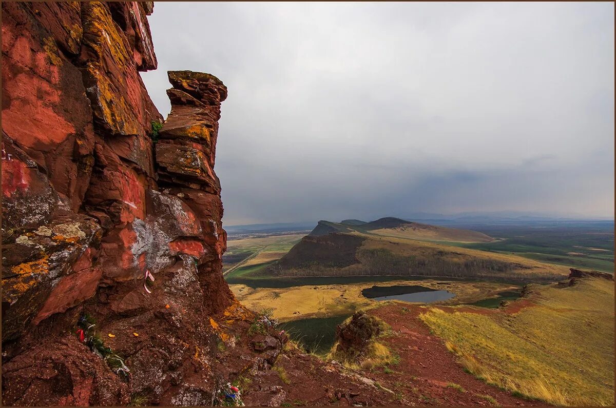 Гряда сундуки в хакасии. Природа ширинского района республики хакасия. Сибирский стоунхендж в хакасии. Большой салбыкский курган в хакасии. Сибирский стоунхендж в хакасии.