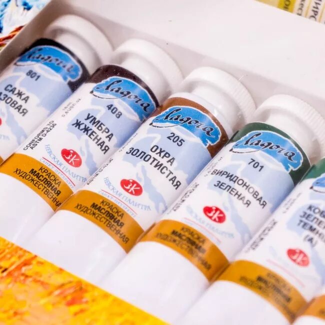 Масляные краски нн. Тюбик масляной краски. Сонет краска масляная 46 мл. Масляный краска аксессуары. Краски ван гог масло.