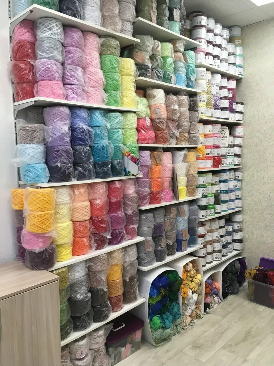 пряжа в калининграде магазины. магазин пряжи мурманск. секционная трикотажная пряжа. вязаный магазин. магазин ниток в душанбе.