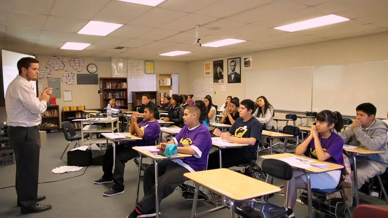 Американские школы 10 класс. Classroom. American School class High. High School in the USA.