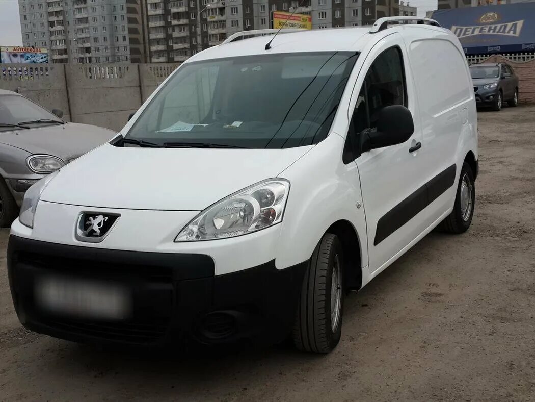 Пежо партнер 2011. Peugeot partner 2011 года. Peugeot partner 2011 года грузоподъемность. Peugeot partner 2 белого цвета. Пежо партнер 2011 купить