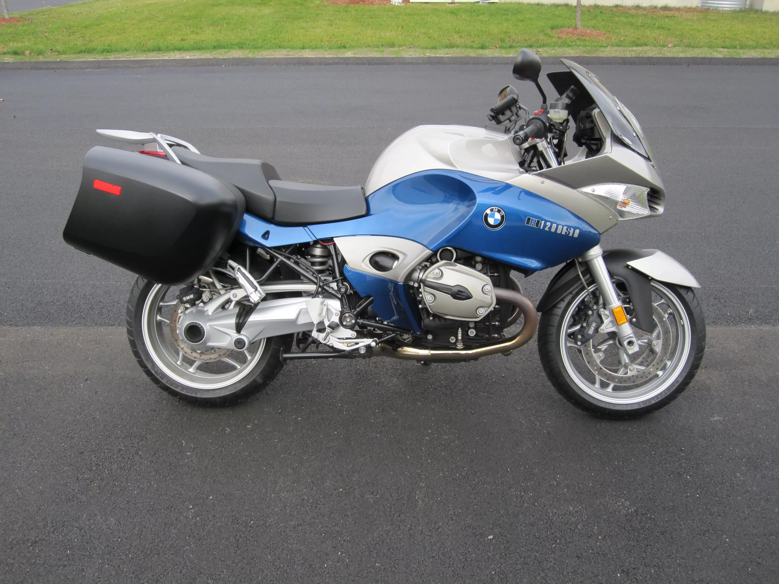 Bmw 1200 характеристики. Бмв r1200st. бмв 1200 st. bmw r1200st custom. bmw r1200st 2006.