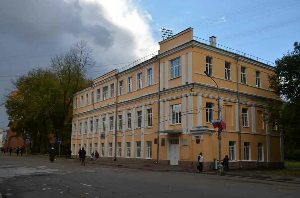 Улица Октябрьской революции (Смоленск). Дом губернатора Смоленск. Улица Ильинская Смоленск. Дом губернатора ул Октябрьской Смоленск. Октябрьской революции 2 смоленск