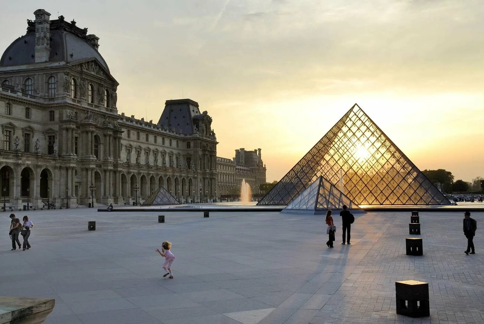 De louvre. Лувр. Париж. Франция музей Лувр. Париж достопримечательности Лувр. 5. Лувр, Париж.