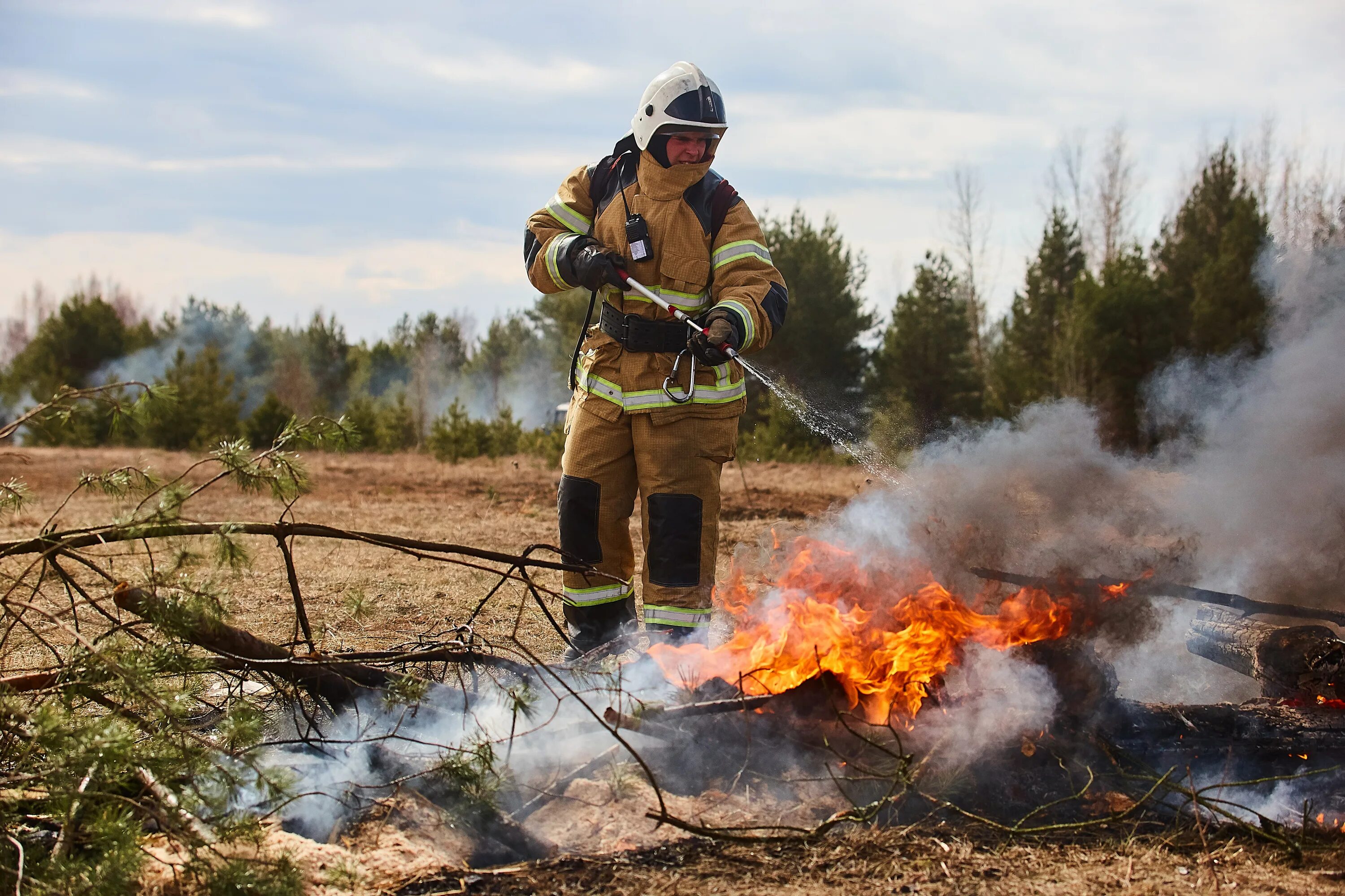 Бригада пожарных. Пожарные зоны. Пожарная часть гелиевого завода. Ооо еврохим волгакалий пожарное депо. Газпромнефть оренбург восточный участок.