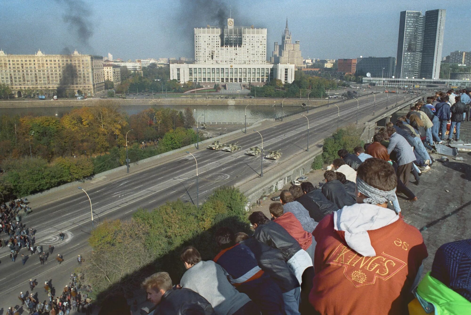 Октябрьский путч 1993. Путч 1993 белый дом. Ельцин белый дом 1993. Ельцинский путч 1993.