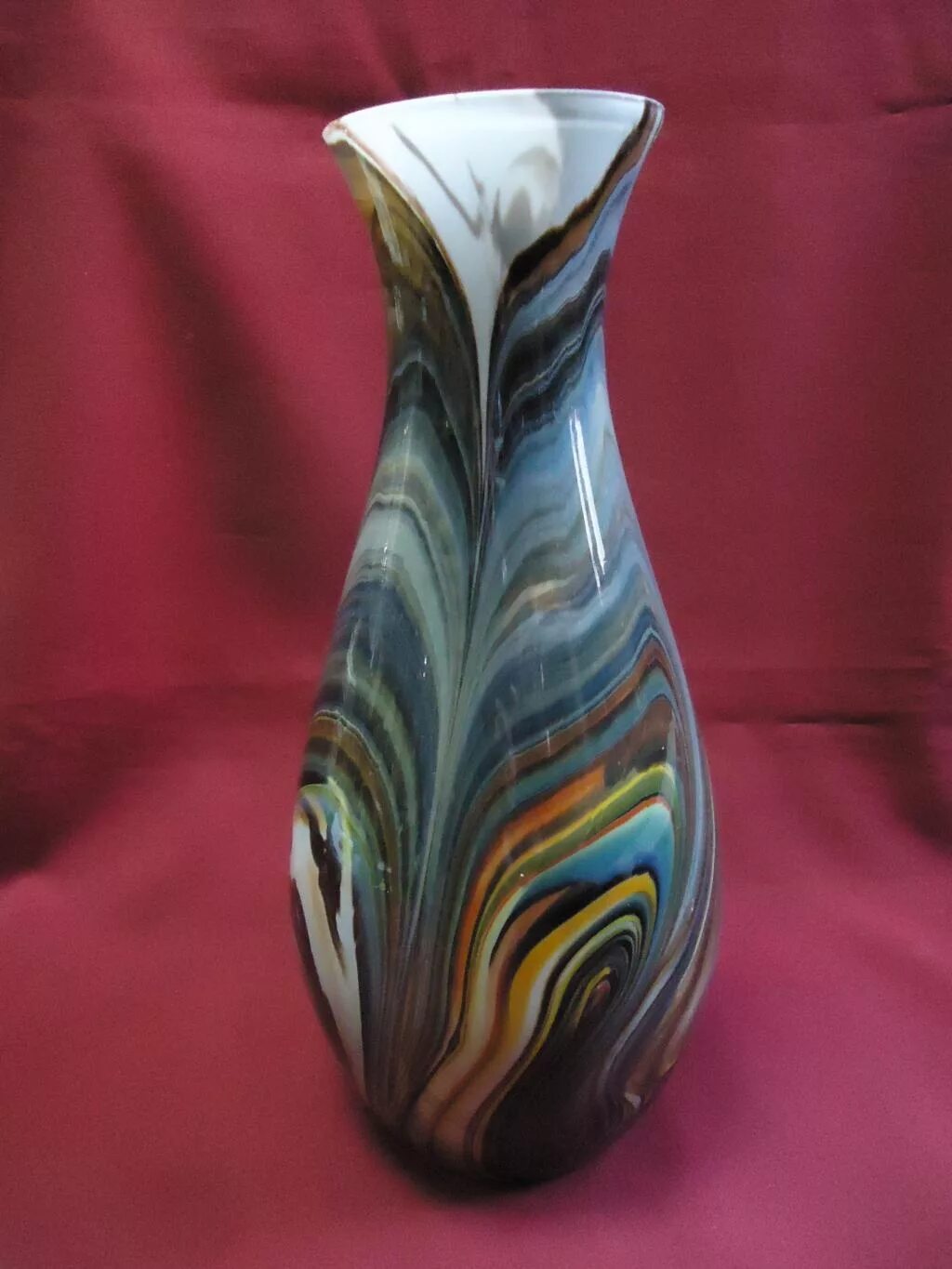 Бутылка из желтого стекла. Кувшин цветное стекло ссср. Цветное стекло винтаж. Цветное стекло винтаж. Цветное стекло винтаж.